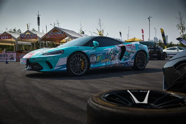 排位赛 & 车手签名会 & Car Show (周六)