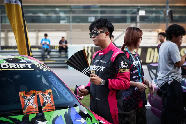排位赛 & 车手签名会 & Car Show (周六)