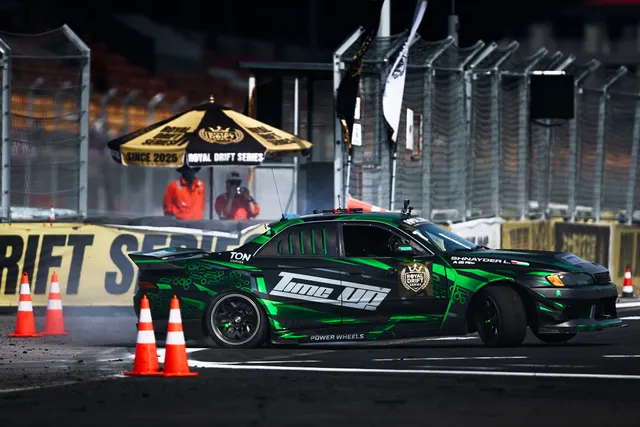 排位赛 & 车手签名会 & Car Show (周六)