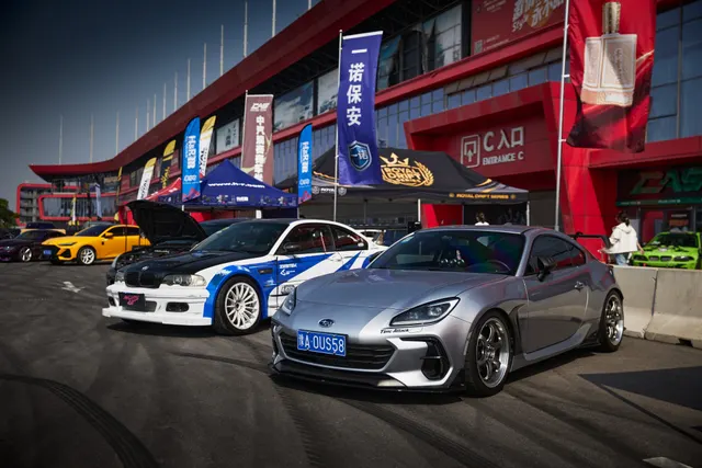 排位赛 & 车手签名会 & Car Show (周六)