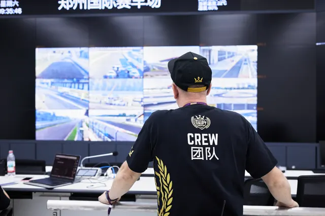 排位赛 & 车手签名会 & Car Show (周六)