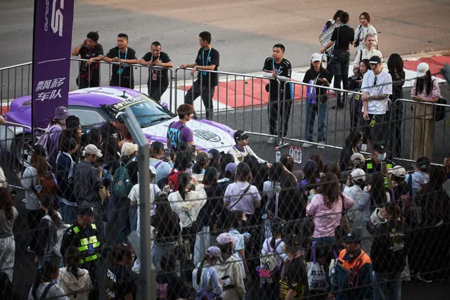 排位赛 & 车手签名会 & Car Show (周六)