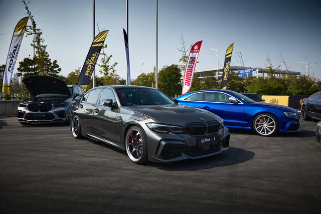 排位赛 & 车手签名会 & Car Show (周六)