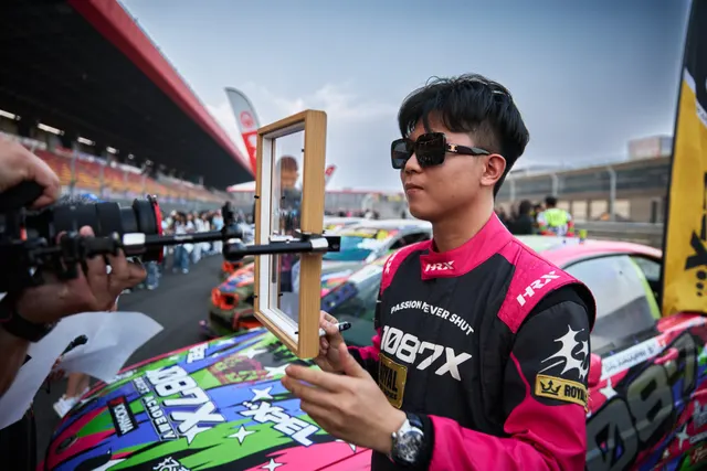 排位赛 & 车手签名会 & Car Show (周六)