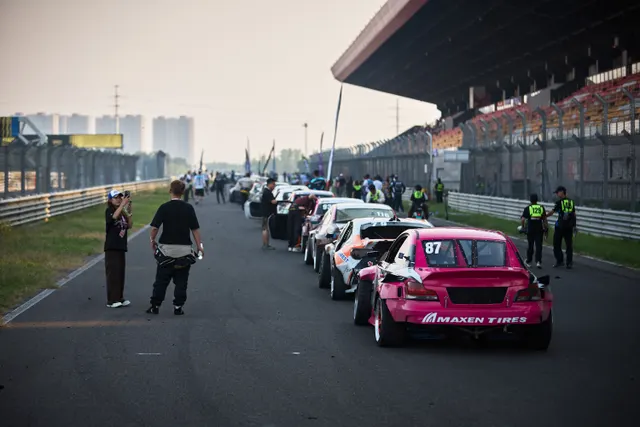 排位赛 & 车手签名会 & Car Show (周六)