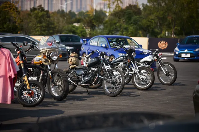 排位赛 & 车手签名会 & Car Show (周六)
