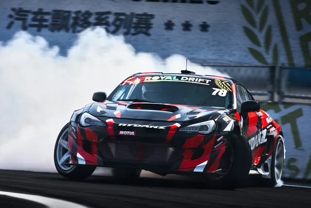 排位赛 & 车手签名会 & Car Show (周六)