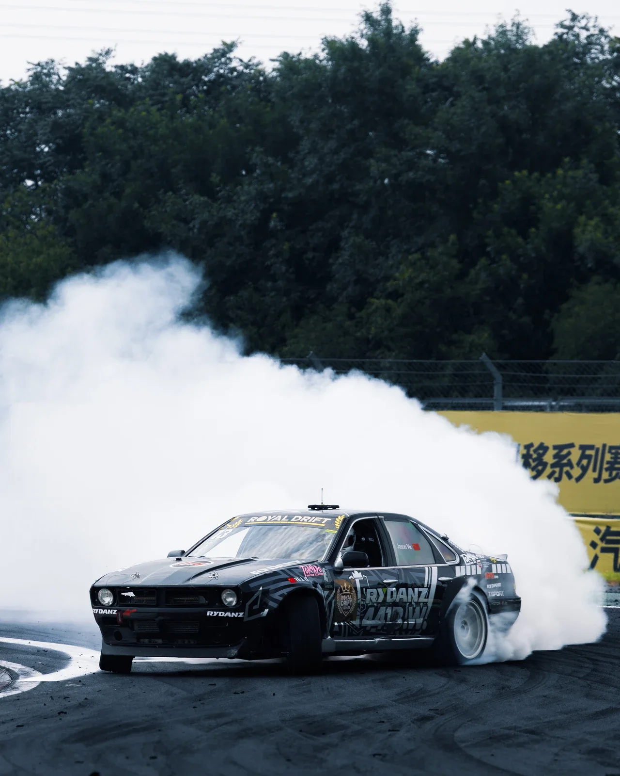 NISSAN CEFIRO A31 - 6