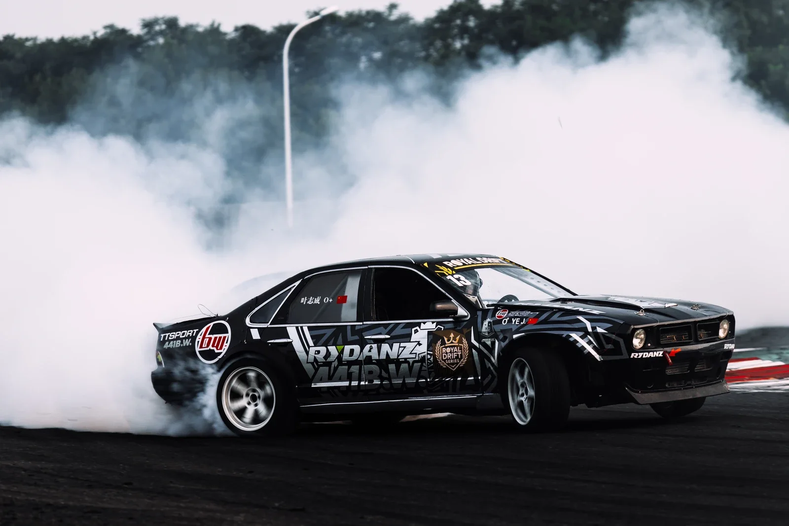 NISSAN CEFIRO A31 - 8