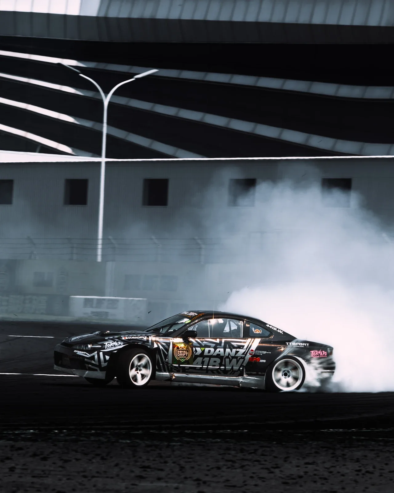 NISSAN SILVIA S15 - 4
