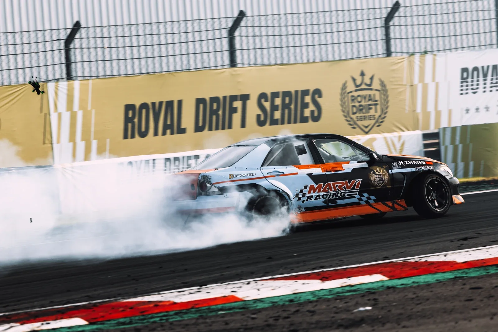Toyota Altezza SXE10 - 2