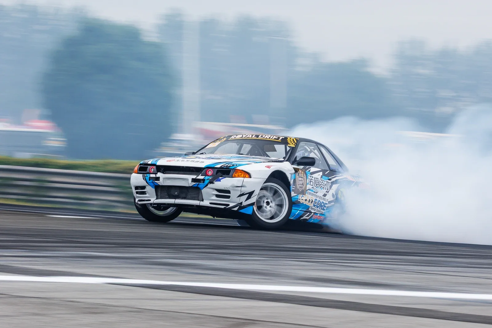 NISSAN SKYLINE R32 - 2