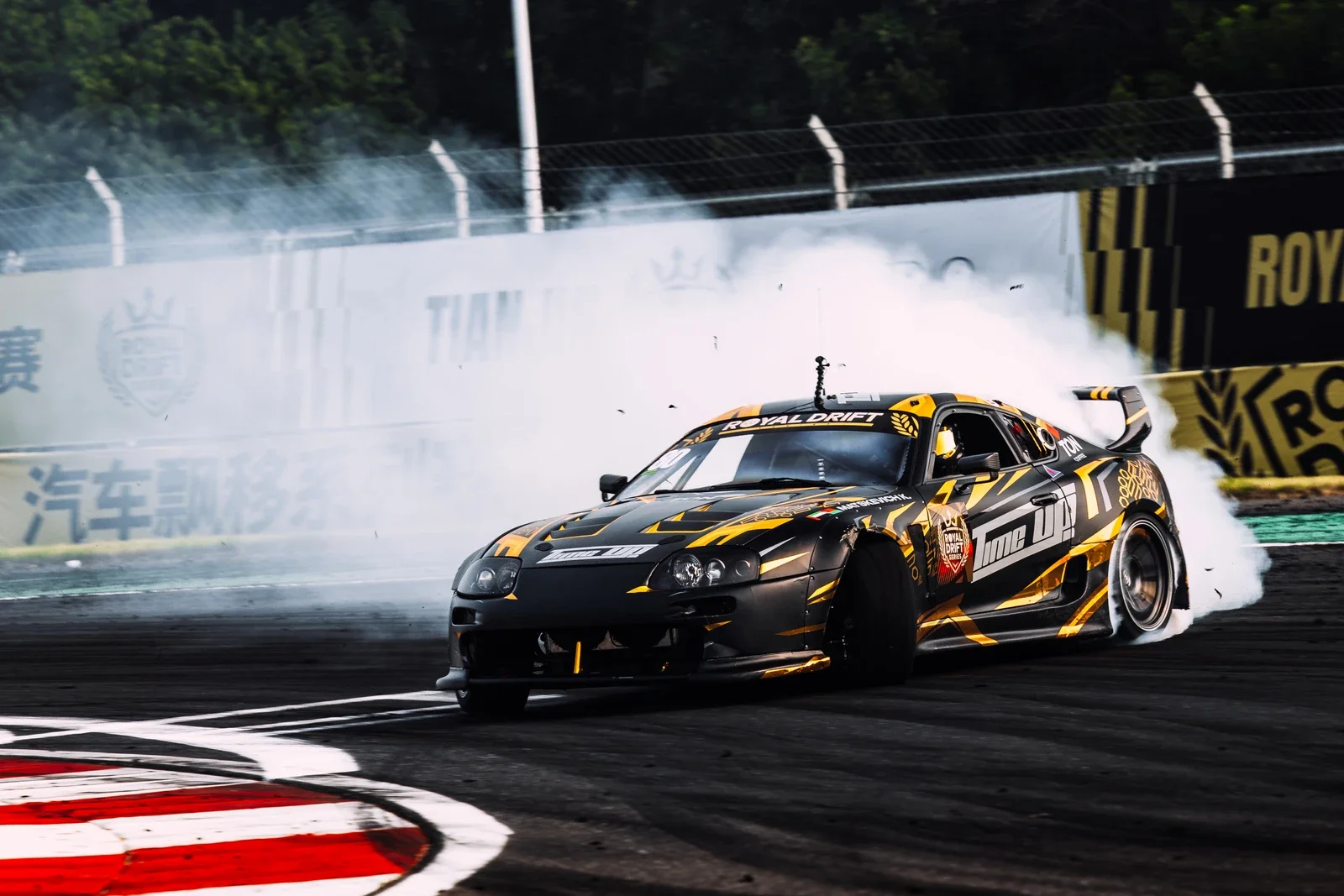 TOYOTA SUPRA JZA80 - 3
