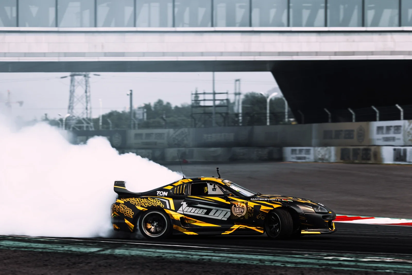 TOYOTA SUPRA JZA80 - 2