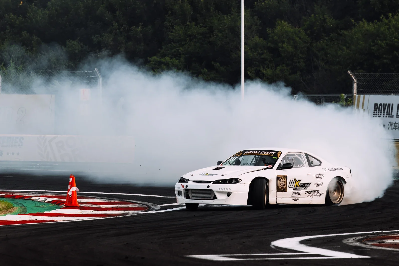 NISSAN SILVIA S15 - 4