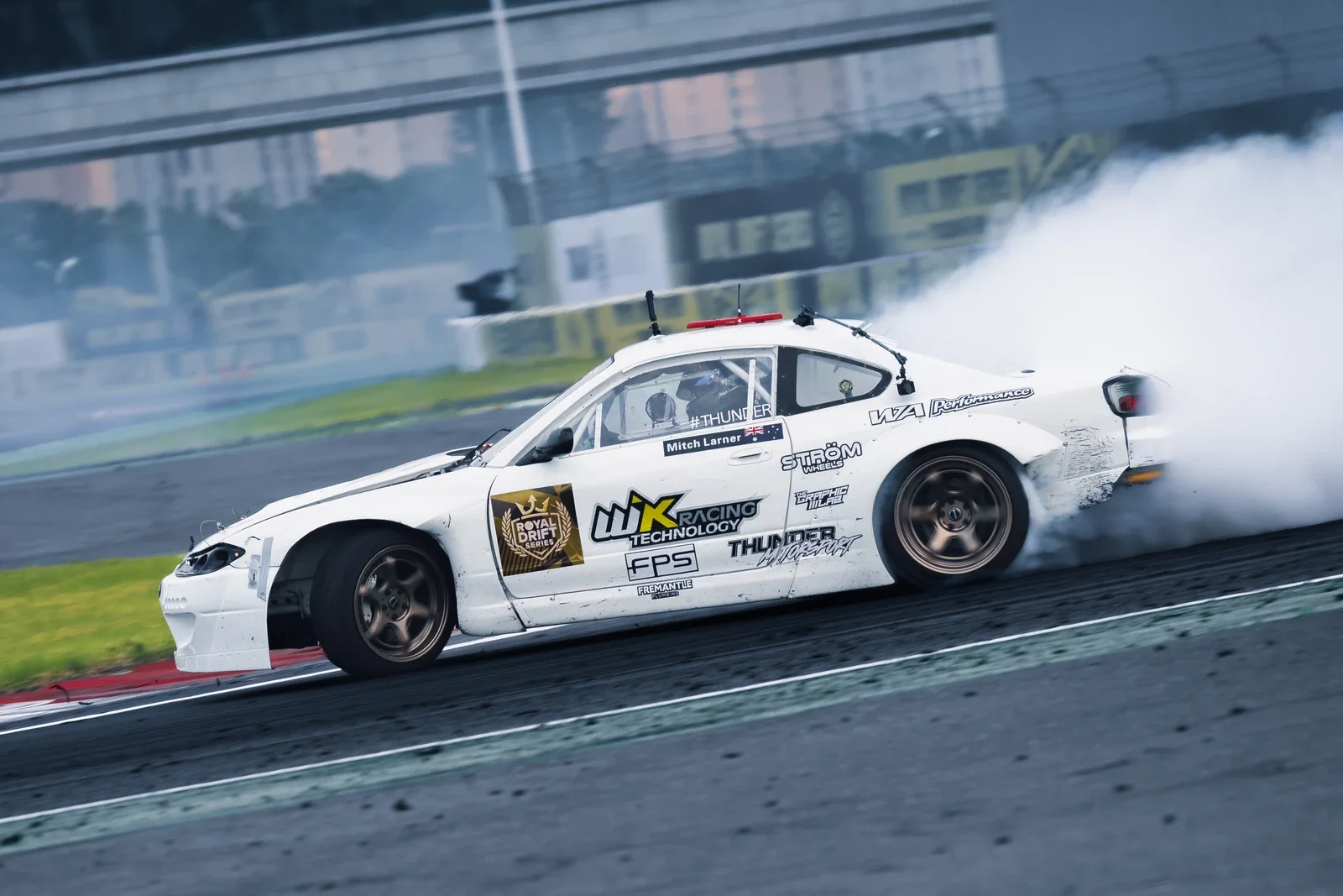 NISSAN SILVIA S15 - 3